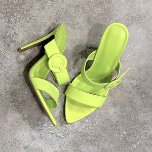 Size 9 but fits size 8 because of point